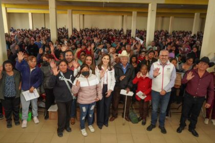 Pepe Chedraui entrega despensas a familias vulnerables en Puebla