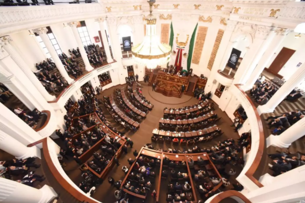 Morena propone eliminar reelección y nepotismo en CDMX