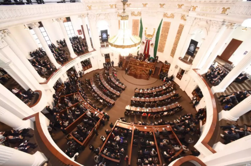 Morena propone eliminar reelección y nepotismo en CDMX