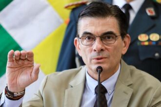 Rodrigo Paz enfrenta deuda y polémica por medidas económicas en Bolivia