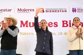 Sheinbaum entrega pensión Mujeres Bienestar a zacatecanas