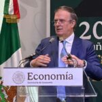 Industria farmacéutica aporta hasta 14% del PIB: Ebrard