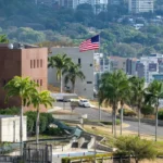 EE UU reabre su embajada en Venezuela tras siete años