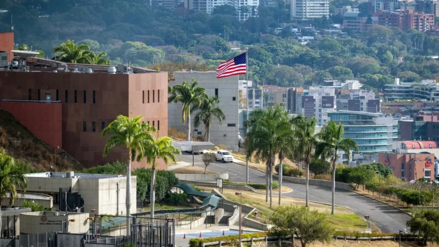 EE UU reabre su embajada en Venezuela tras siete años