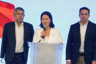 Keiko Fujimori pasa a segunda vuelta en Perú entre denuncias de fraude