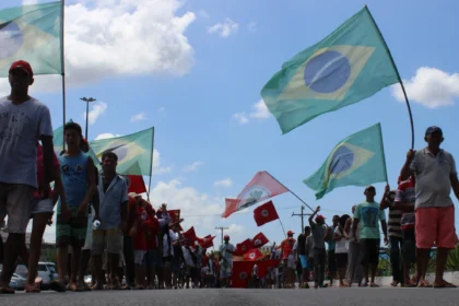 Brasil: MST marcha en Bahía contra violencia rural y exige justicia