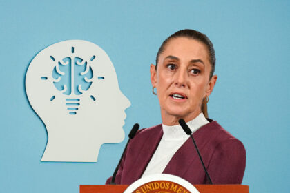 Sheinbaum lanza plan de salud mental juvenil pese a recorte en 2026
