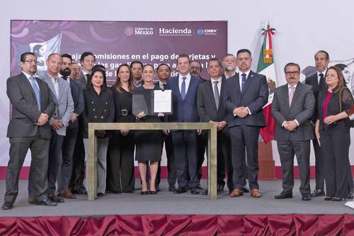 Bancos eliminarán comisión por pago de gasolina durante seis meses