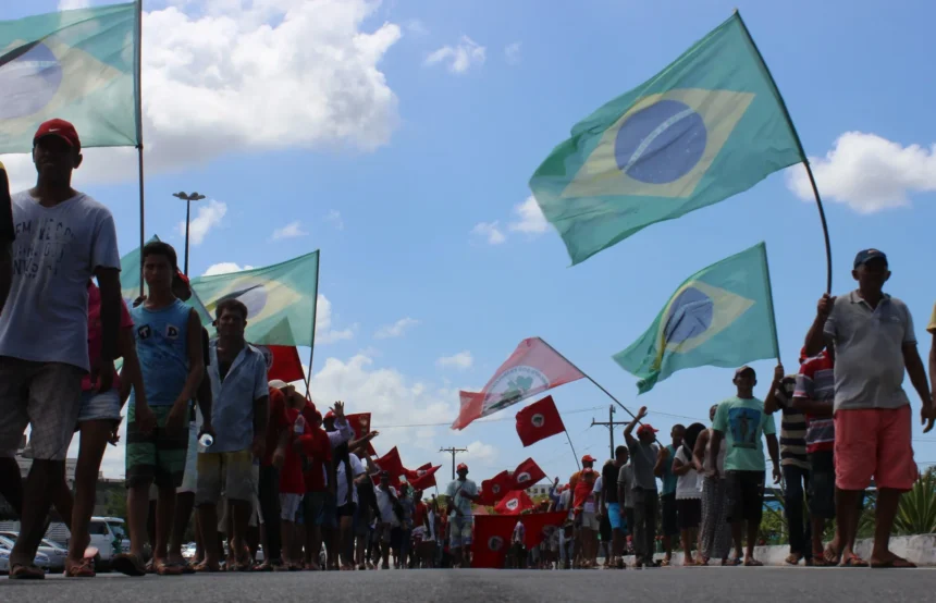 Brasil: MST marcha en Bahía contra violencia rural y exige justicia