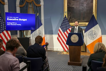 Nueva York logra presupuesto equilibrado tras crisis fiscal