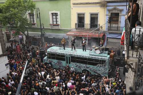 U2 graba video de “Street of Dreams” en el Centro Histórico CDMX