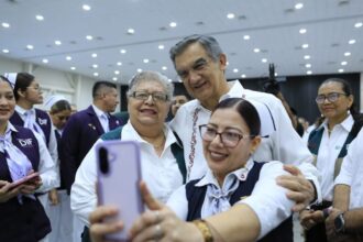 Tamaulipas reconoce a enfermeras por hasta 45 años de servicio