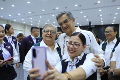 Tamaulipas reconoce a enfermeras por hasta 45 años de servicio