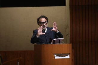 Alejandro G. Iñárritu, primer cineasta en El Colegio Nacional