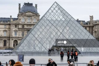 Francia anuncia arquitectos para renovar y modernizar el Louvre