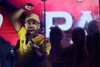 Abelardo de la Espriella gana primera vuelta y responde a Petro