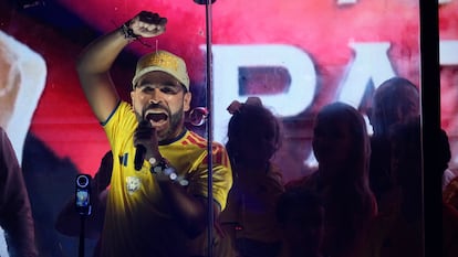 Abelardo de la Espriella gana primera vuelta y responde a Petro