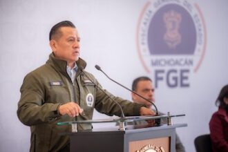 Fiscal de Michoacán pide licencia para buscar gubernatura por Morena