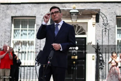 Andy Burnham asume como primer ministro del Reino Unido