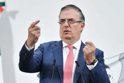 México y EU extienden revisión del T-MEC hasta el 20 de julio