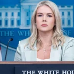 Karoline Leavitt deja la Casa Blanca para centrarse en su familia