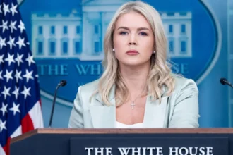 Karoline Leavitt deja la Casa Blanca para centrarse en su familia