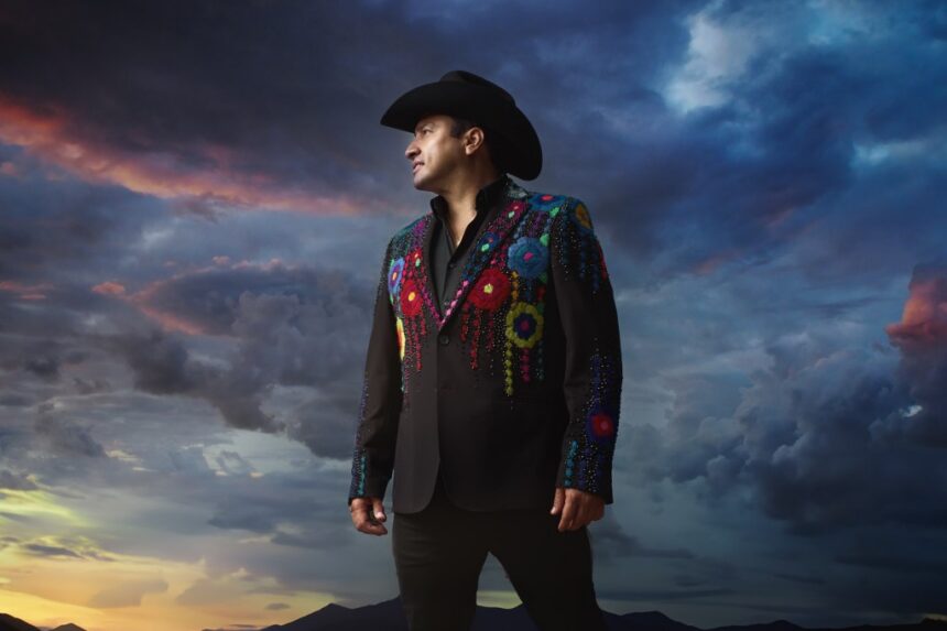 Julión Álvarez lanza EP que rinde homenaje al mariachi