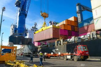 Exportaciones industriales de El Salvador suben 1.6% hasta mayo