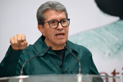 Monreal propone transparentar precios en compras digitales