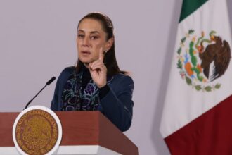 Sheinbaum respalda reforma que prohíbe doble nacionalidad a mandatarios