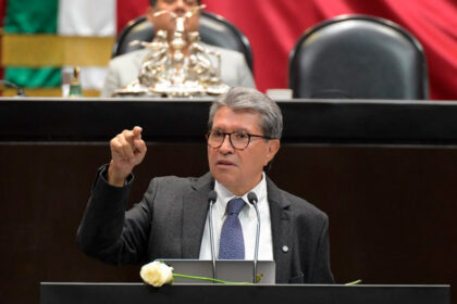 Monreal presenta iniciativa para regular el cabildeo en el Congreso