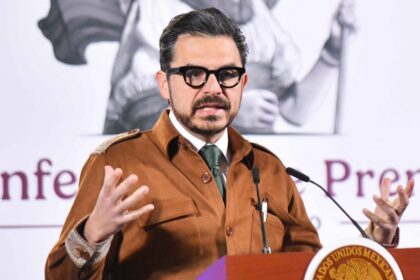 Zoé Robledo y SNTSS revisan necesidades hospitalarias del IMSS