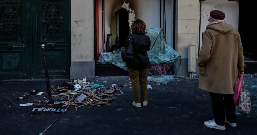 Francia impone toque de queda y pide a Amazon frenar venta ilegal